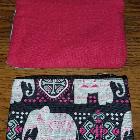 2 Small Clutch Bags - Picture 2 of 2